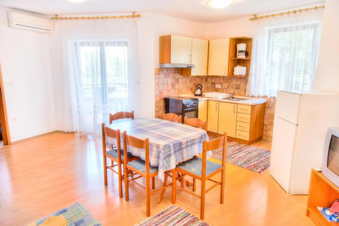 Apartments Sanja Fažana